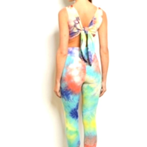 BOUTIQUE ๐ Lipstick Multi-Colored Tie Dyed Crop & Legging Set - Picture 2 of 10